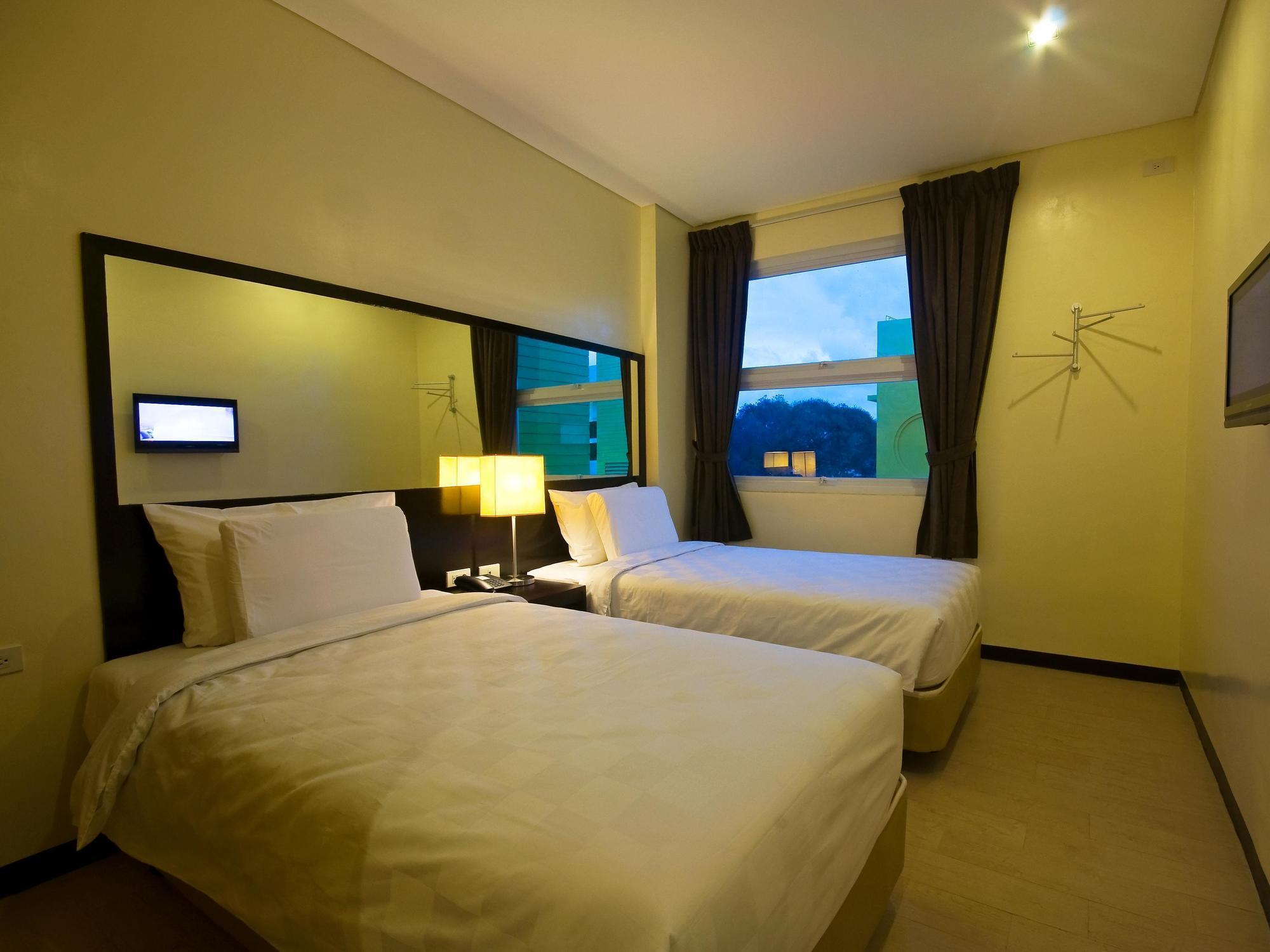 Go Hotels Dumaguete Dumaguete City Eksteriør bilde